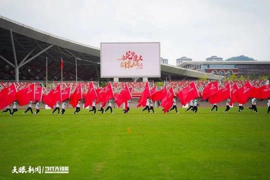 故事讲述俩兄弟，一个由于不甘愿宁可在农村，一个由于想要找城里的媳妇，就如许二人误打误撞在没有任何筹办的环境下进了城，进进城里后产生一些“囧”态百出的事务。王宝在一次偶尔的机遇中成了某公司的董事长，从而卷进了一场财富争取战中。面临实际压力和人生选择时，兄弟俩仍然对峙最初的胡想和干事的原则一步一脚印地结壮打拼，终究闯出了属于自已的一片天空。